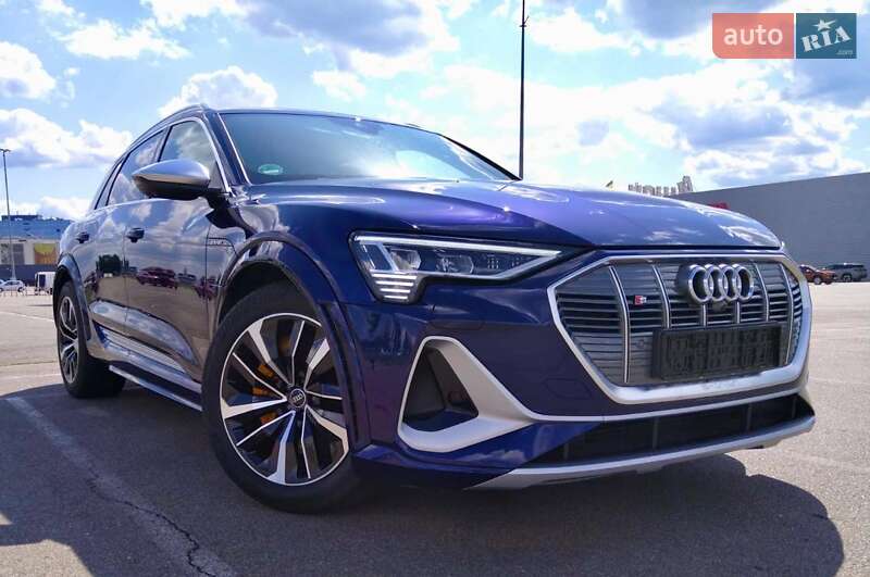 Внедорожник / Кроссовер Audi e-tron S 2022 в Киеве