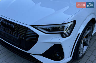 Внедорожник / Кроссовер Audi e-tron S 2022 в 