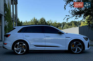 Внедорожник / Кроссовер Audi e-tron S 2022 в 