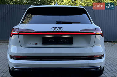 Внедорожник / Кроссовер Audi e-tron S 2022 в 