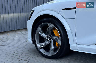 Внедорожник / Кроссовер Audi e-tron S 2022 в 