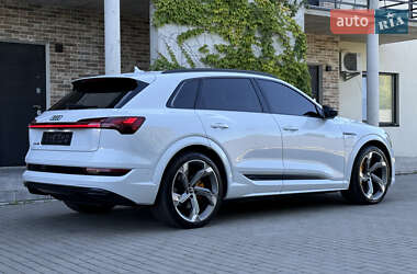 Внедорожник / Кроссовер Audi e-tron S 2022 в 