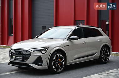 Внедорожник / Кроссовер Audi e-tron S 2022 в 