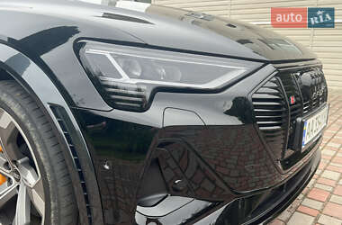 Внедорожник / Кроссовер Audi e-tron S 2021 в 