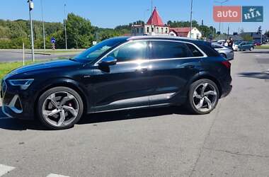 Позашляховик / Кросовер Audi e-tron S 2021 в  фото 10 Позашляховик / Кросовер Audi e-tron S 2021 в