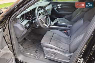 Позашляховик / Кросовер Audi e-tron S 2021 в 