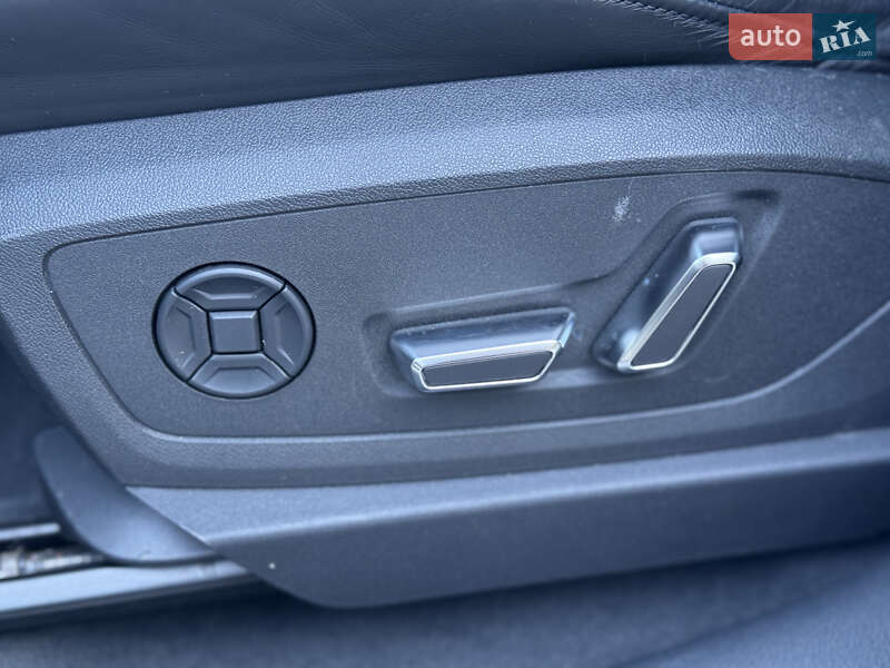 Позашляховик / Кросовер Audi e-tron S 2022 в Києві