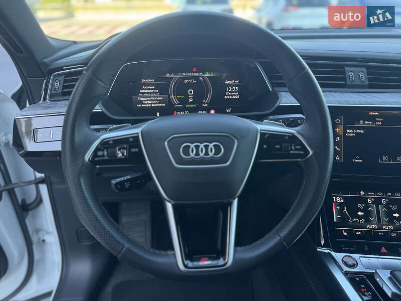 Позашляховик / Кросовер Audi e-tron S 2022 в Києві
