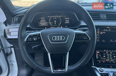 Позашляховик / Кросовер Audi e-tron S 2022 в 