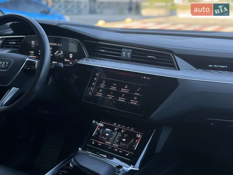 Позашляховик / Кросовер Audi e-tron S 2022 в Києві