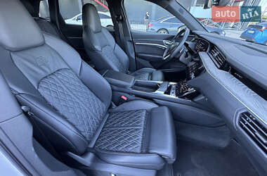 Позашляховик / Кросовер Audi e-tron S 2022 в 