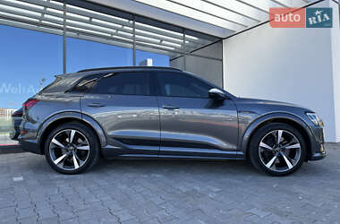 Позашляховик / Кросовер Audi e-tron S 2020 в 