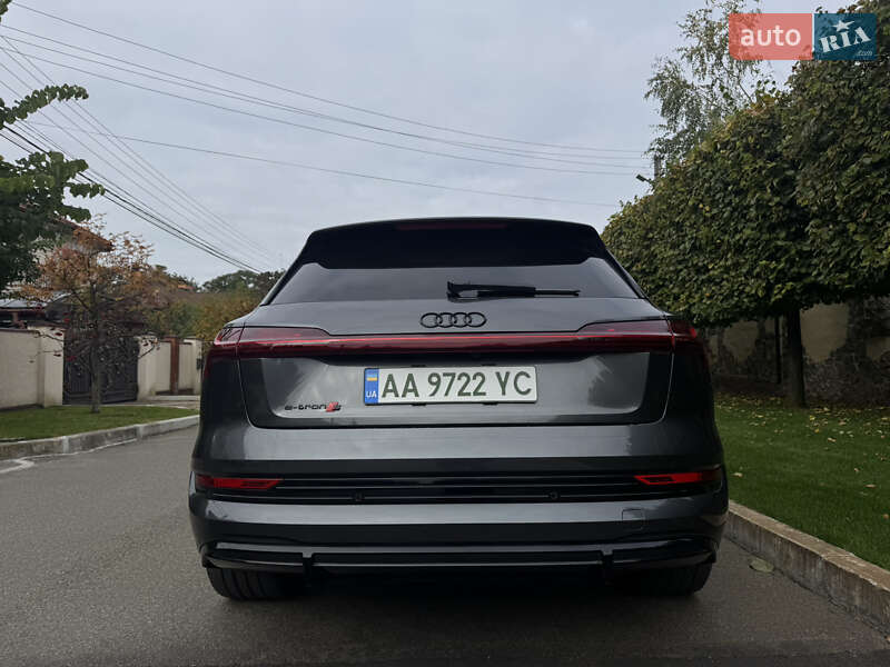 Внедорожник / Кроссовер Audi e-tron S 2022 в Киеве