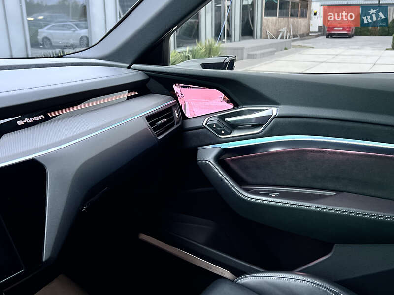 Позашляховик / Кросовер Audi e-tron S 2021 в Києві фото 130 Позашляховик / Кросовер Audi e-tron S 2021 в Києві