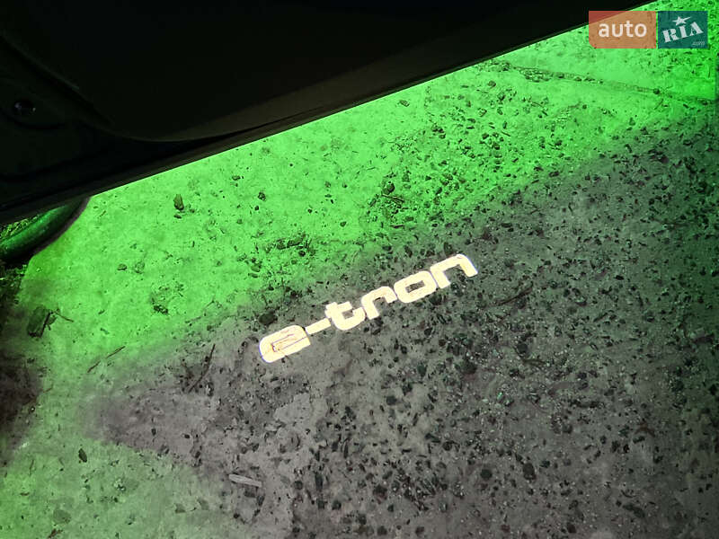 Позашляховик / Кросовер Audi e-tron S 2021 в Києві фото 45 Позашляховик / Кросовер Audi e-tron S 2021 в Києві