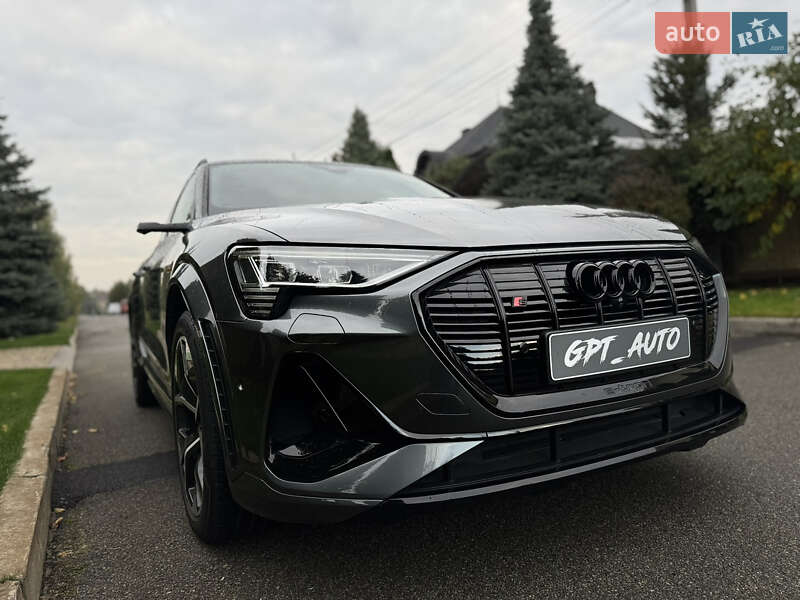 Позашляховик / Кросовер Audi e-tron S 2022 в Києві