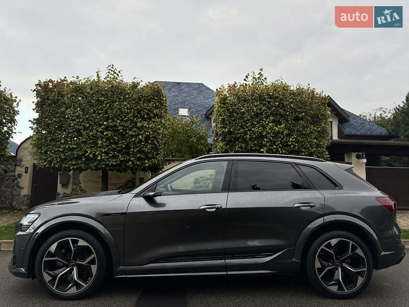 Позашляховик / Кросовер Audi e-tron S 2022 в Києві