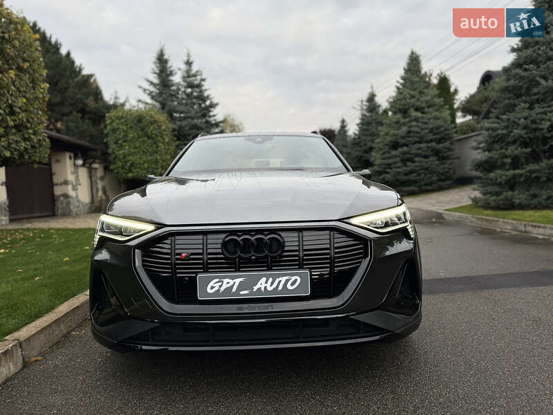 Позашляховик / Кросовер Audi e-tron S 2022 в Києві