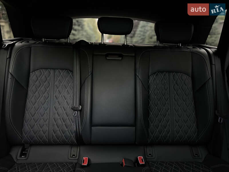 Позашляховик / Кросовер Audi e-tron S 2022 в Києві