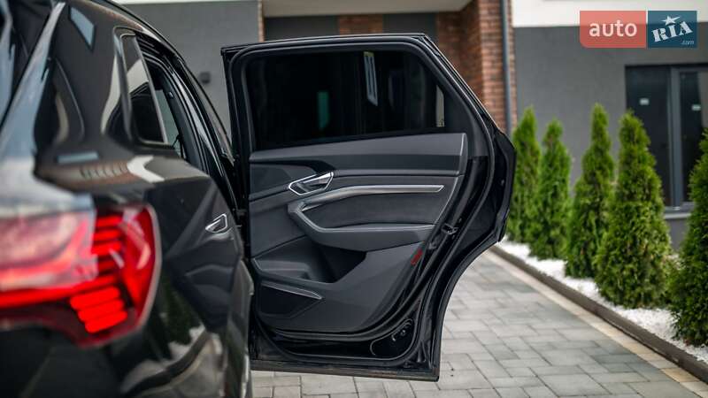 Внедорожник / Кроссовер Audi e-tron S 2022 в Черновцах фото 58 Внедорожник / Кроссовер Audi e-tron S 2022 в Черновцах
