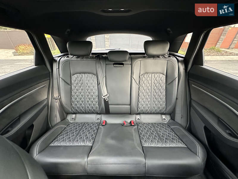 Позашляховик / Кросовер Audi e-tron S 2022 в Києві