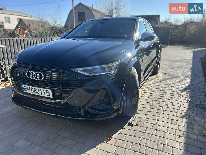 Внедорожник / Кроссовер Audi e-tron S 2022 в Одессе фото 29 Внедорожник / Кроссовер Audi e-tron S 2022 в Одессе