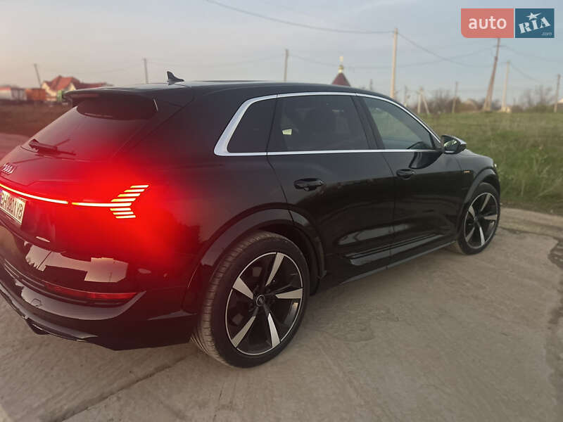 Внедорожник / Кроссовер Audi e-tron S 2022 в Одессе фото 60 Внедорожник / Кроссовер Audi e-tron S 2022 в Одессе