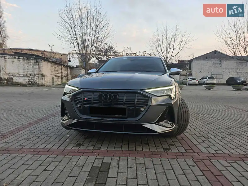 Audi e-tron S