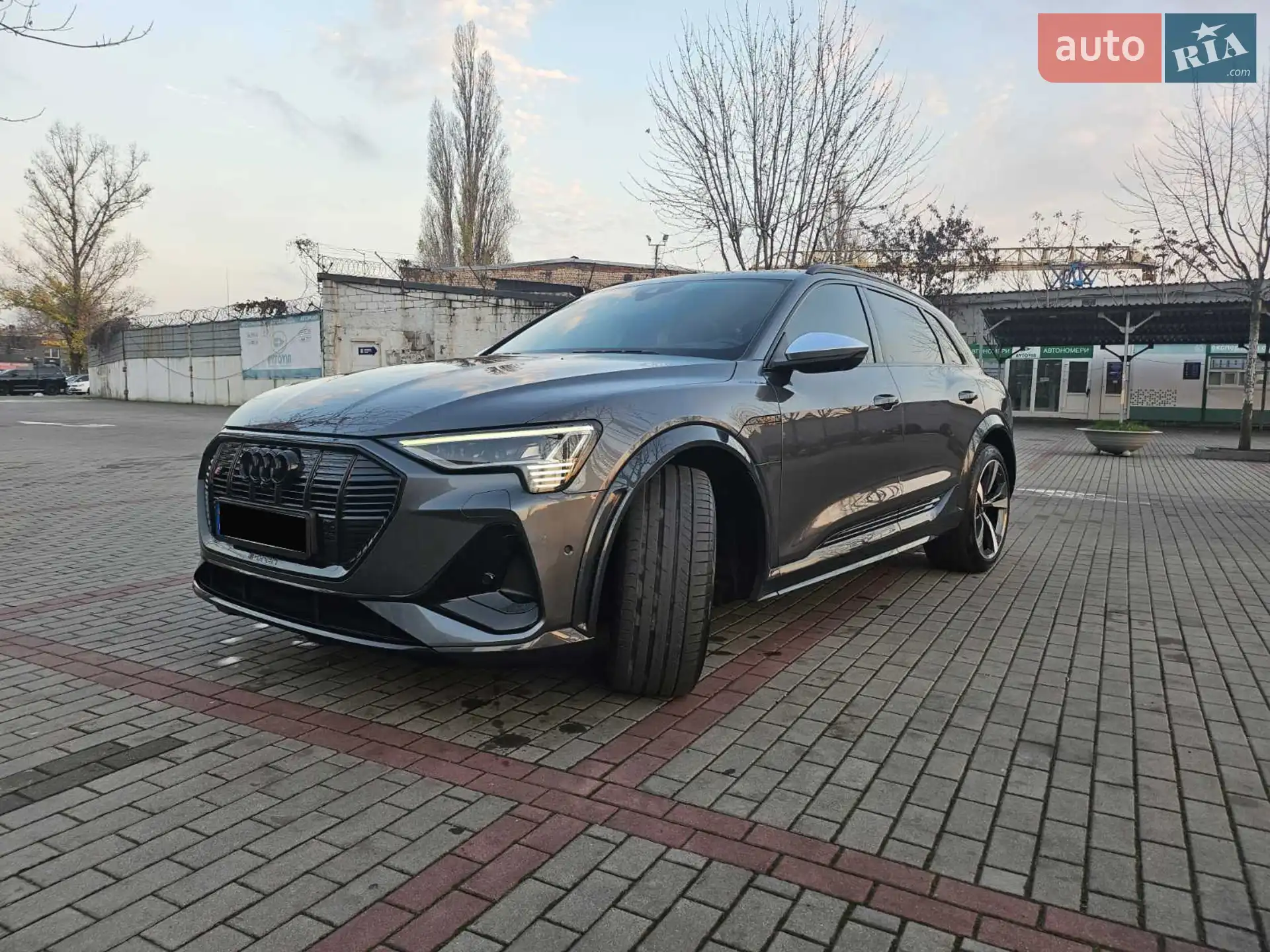 2021 Audi e-tron S - мініатюра 2