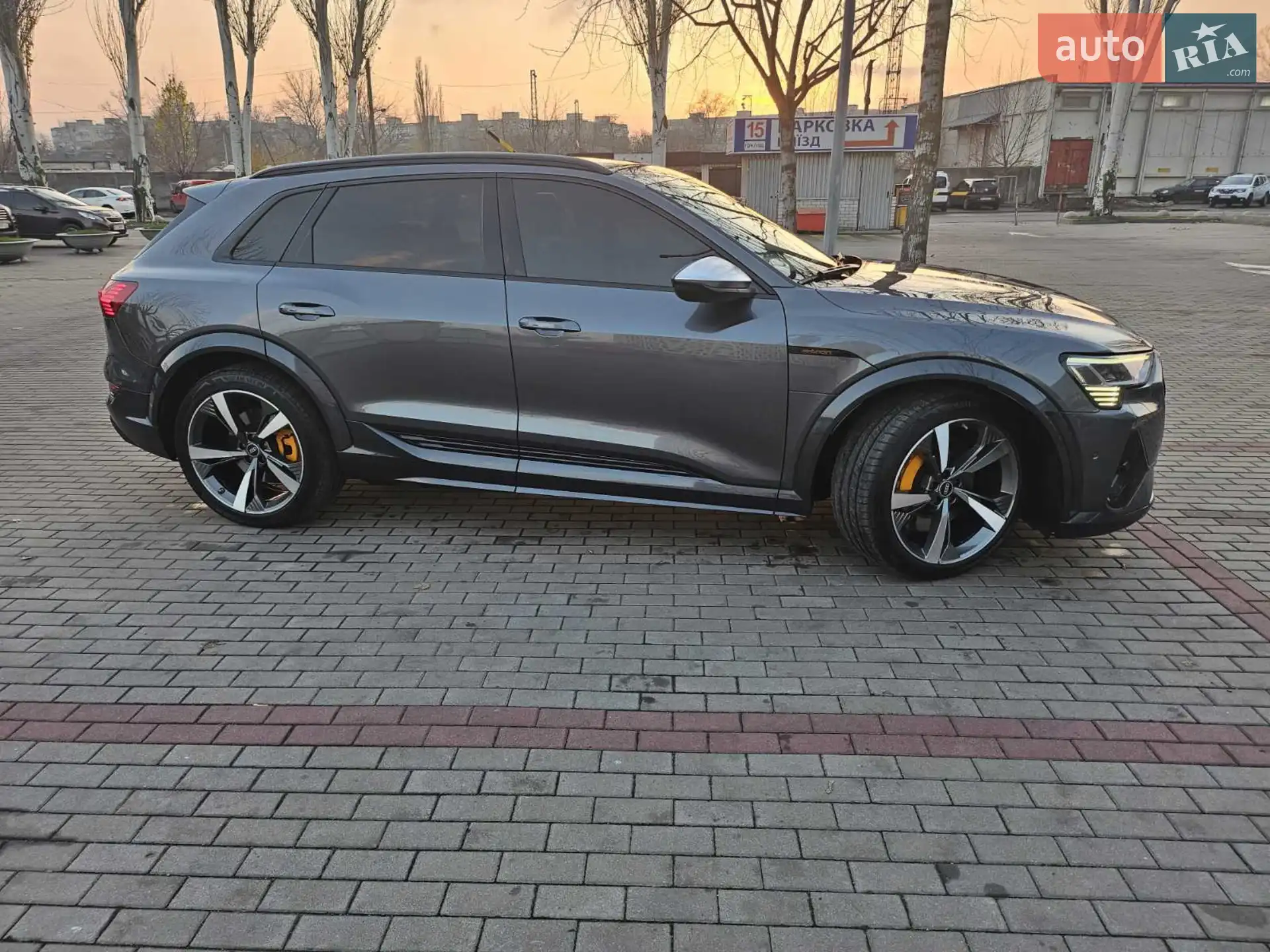 2021 Audi e-tron S - мініатюра 4