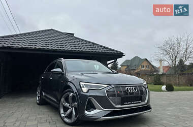 Позашляховик / Кросовер Audi e-tron S 2022 в Луцьку