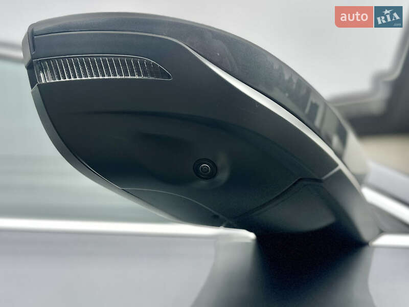 Позашляховик / Кросовер Audi e-tron S 2022 в Луцьку