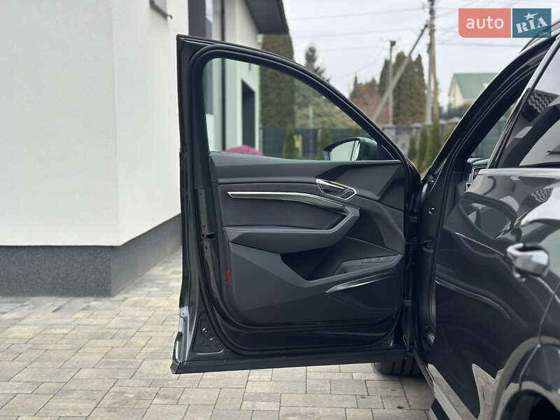 Позашляховик / Кросовер Audi e-tron S 2022 в Луцьку