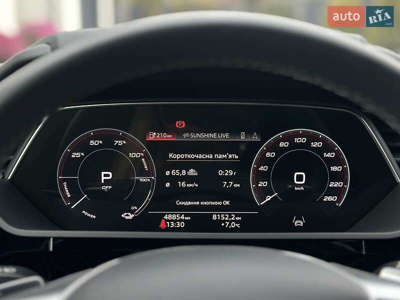 Позашляховик / Кросовер Audi e-tron S 2022 в Луцьку