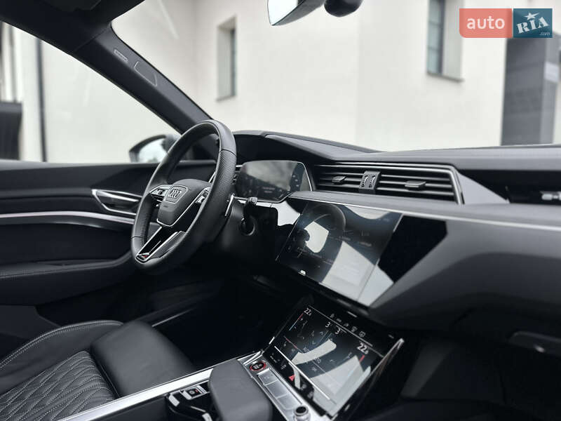 Позашляховик / Кросовер Audi e-tron S 2022 в Луцьку