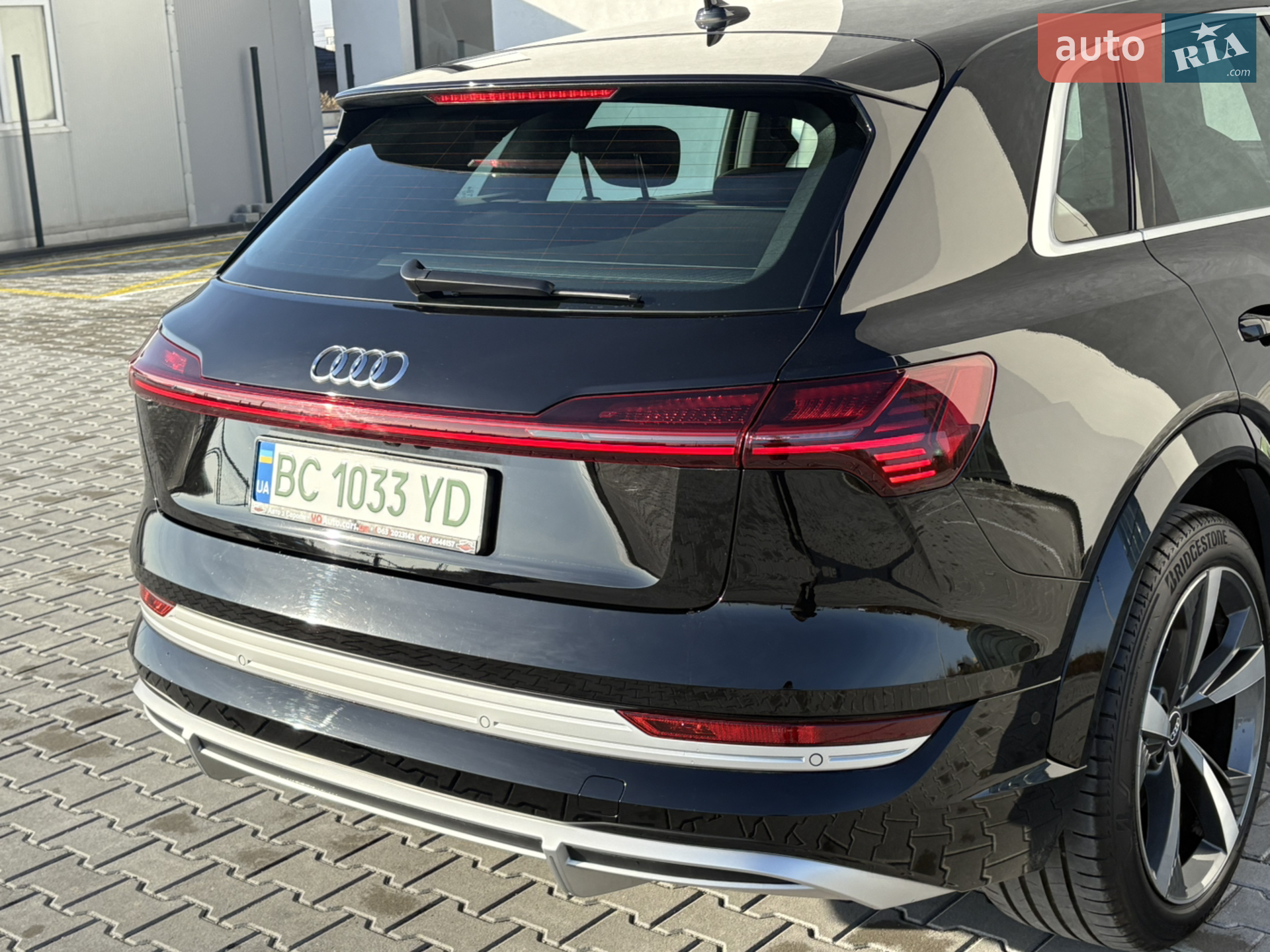2021 Audi e-tron S - мініатюра 14