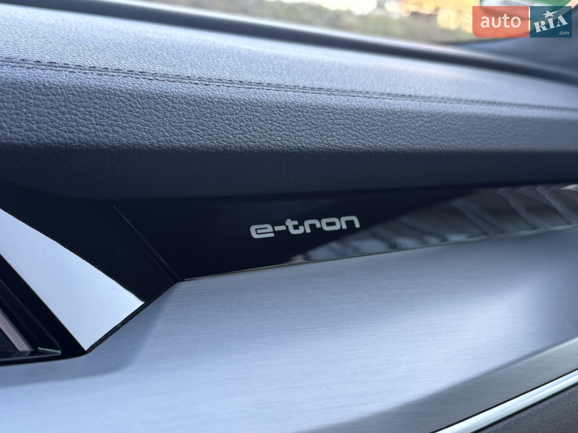 2021 Audi e-tron S - мініатюра 102