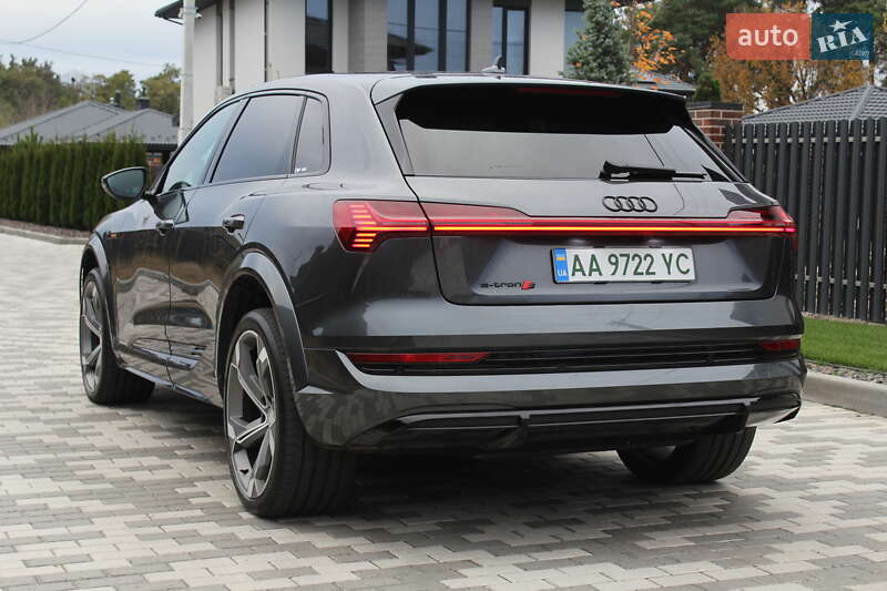 Внедорожник / Кроссовер Audi e-tron S 2022 в Киеве