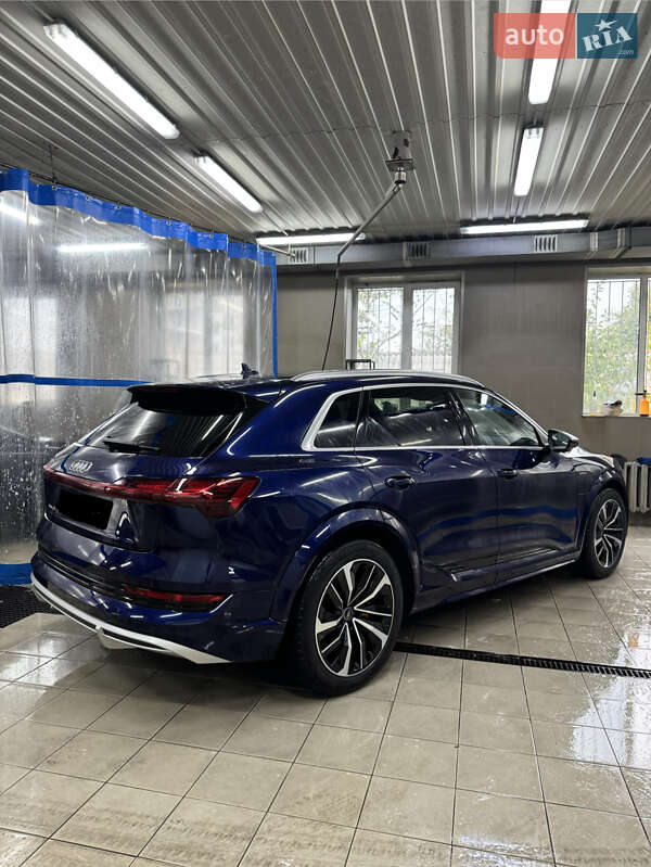 Внедорожник / Кроссовер Audi e-tron S 2022 в Киеве фото 3 Внедорожник / Кроссовер Audi e-tron S 2022 в Киеве
