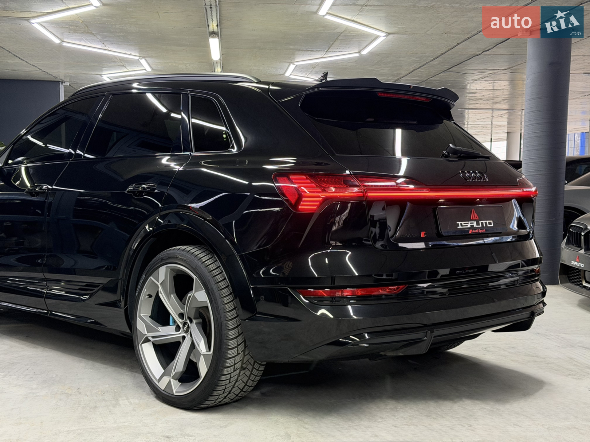 2022 Audi e-tron S - мініатюра 13