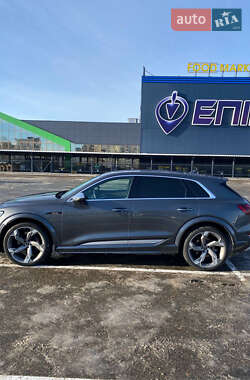 Позашляховик / Кросовер Audi e-tron S 2021 в Києві