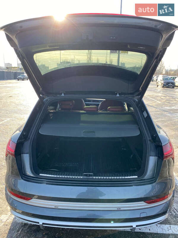 Внедорожник / Кроссовер Audi e-tron S 2021 в Киеве фото 20 Внедорожник / Кроссовер Audi e-tron S 2021 в Киеве