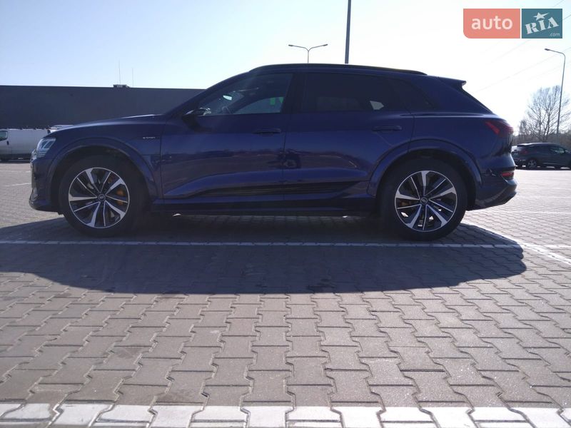 Внедорожник / Кроссовер Audi e-tron S 2022 в Киеве