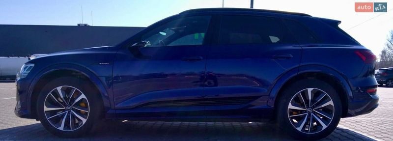 Внедорожник / Кроссовер Audi e-tron S 2022 в Киеве