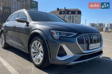 Внедорожник / Кроссовер Audi e-tron S 2022 в Киеве