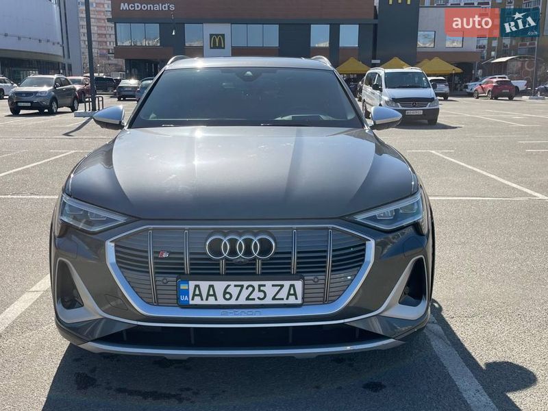 Позашляховик / Кросовер Audi e-tron S 2022 в Києві