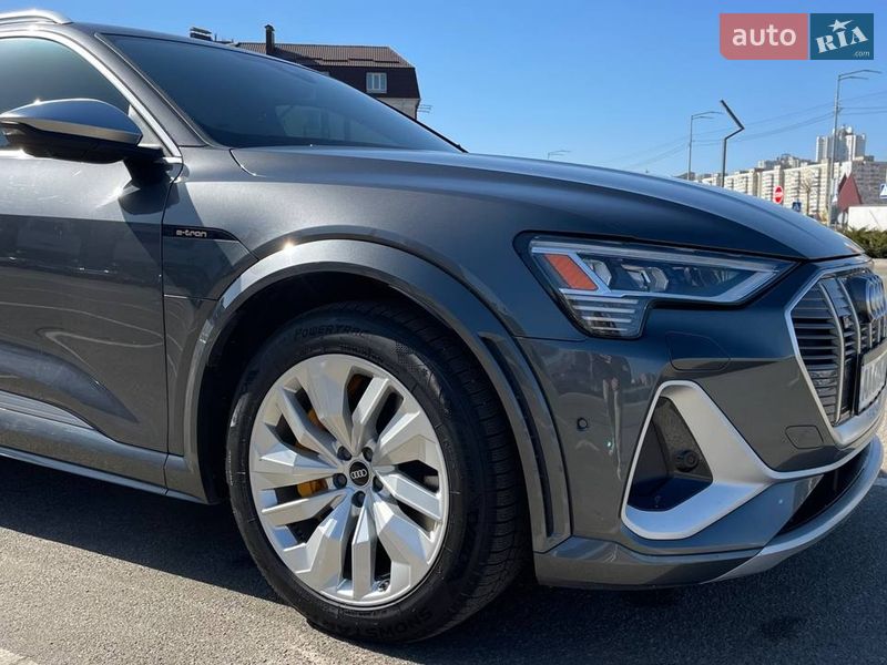 Позашляховик / Кросовер Audi e-tron S 2022 в Києві