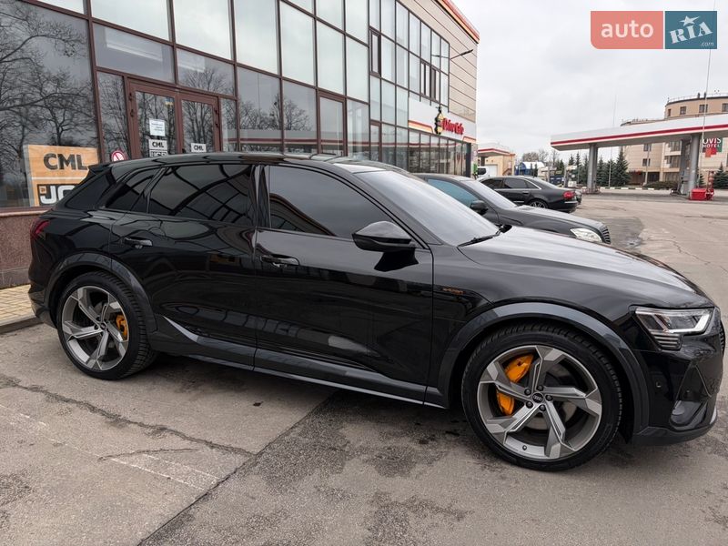 Внедорожник / Кроссовер Audi e-tron S 2021 в Харькове