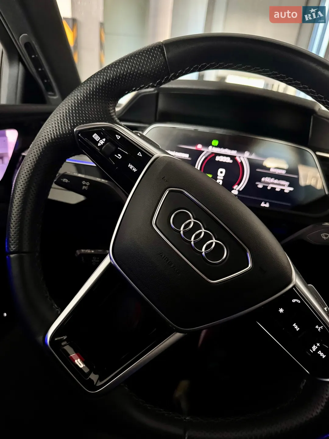 2022 Audi e-tron S - мініатюра 44