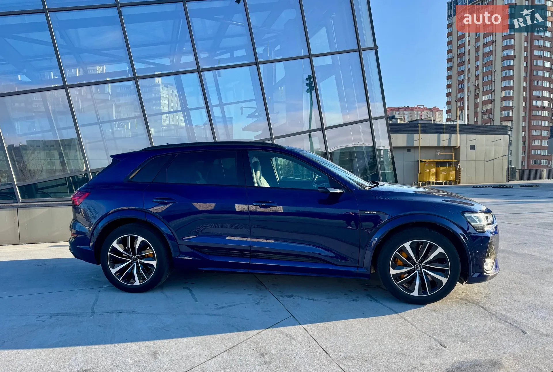 2022 Audi e-tron S - мініатюра 12